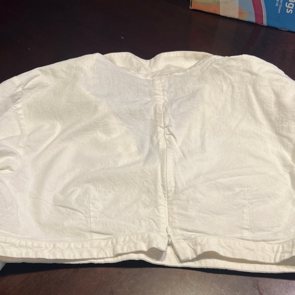 Women's Cream V-Neck Crop Top with Collar - Picture 5 of 12